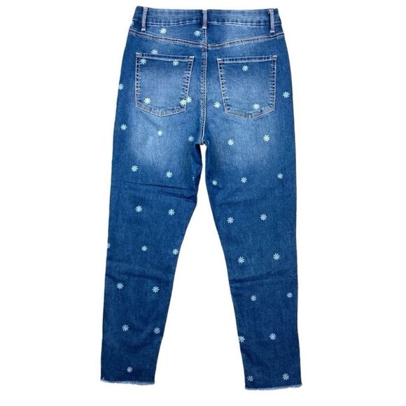 No Boundaries Juniors daisy print Curvy Ultra High Rise Crop Skinny Jeans - Picture 3 of 7